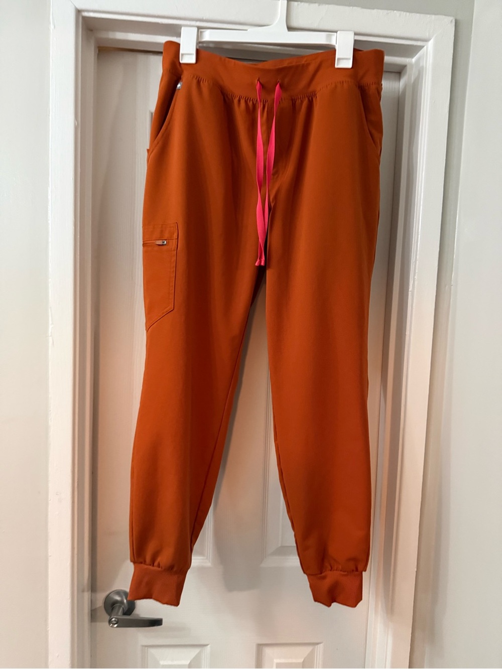 FIGS Zamora Scrub Joggers in Dirty Chai